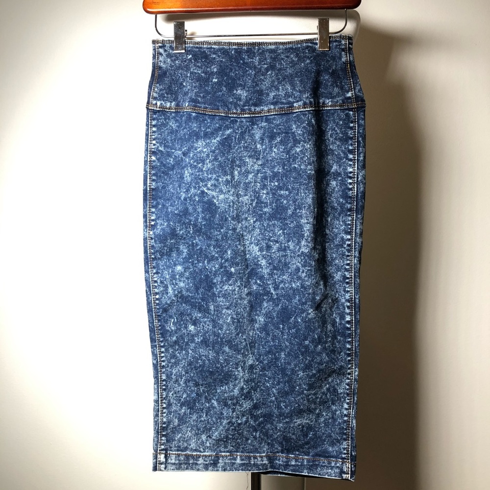DONATED Vintage acid washed blue jean 80s pencil skirt